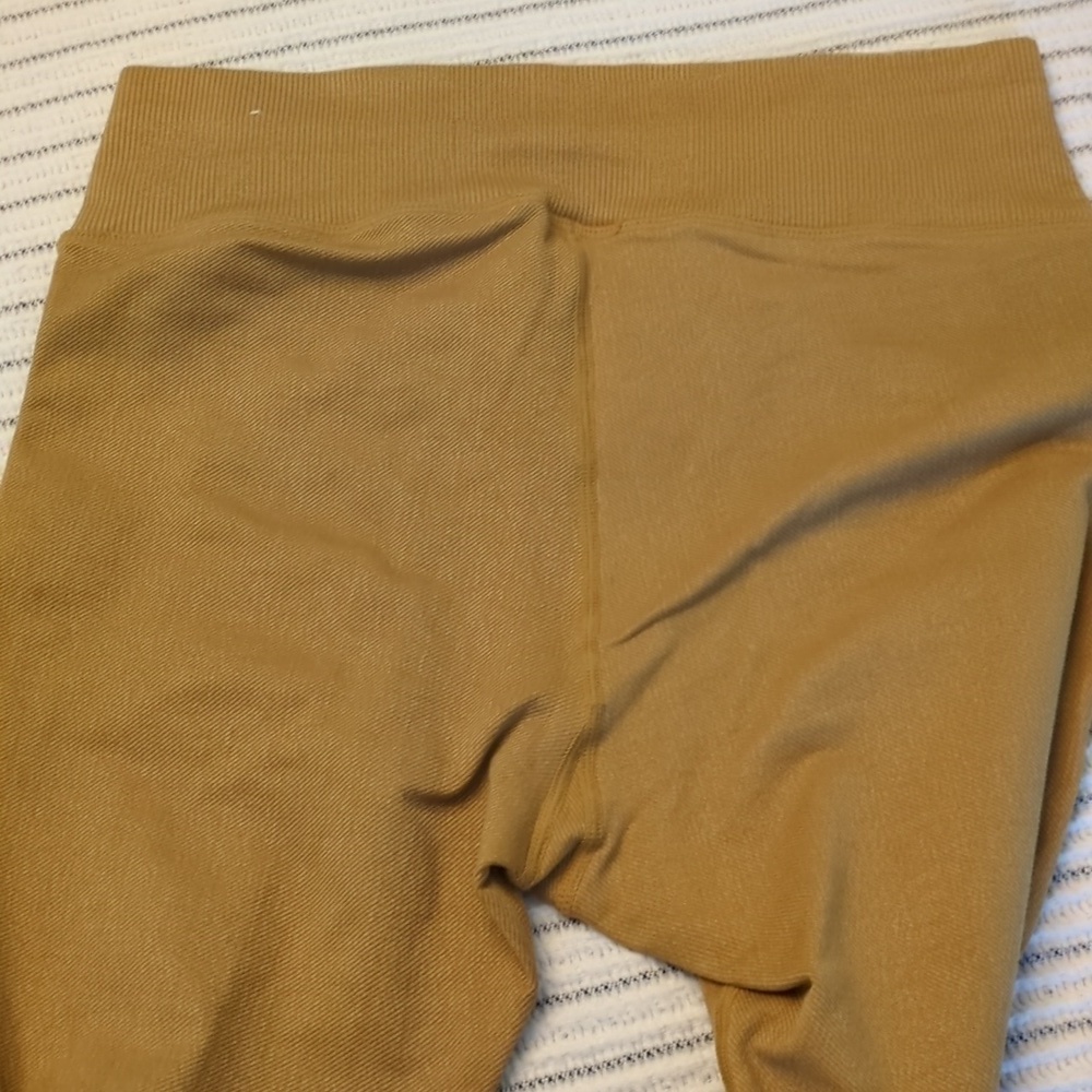 Offline Seamless Macrame high waisted Mustard Yellow leggings Side Detail Sz L - Picture 10 of 10